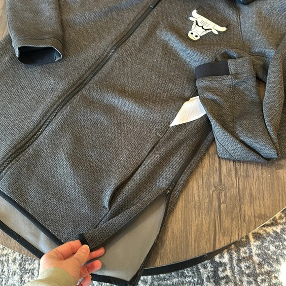 NIKE NBA Chicago Bulls Therma Flex Dri-Fit Gray Hoodie Size Medium - Picture 6 of 10